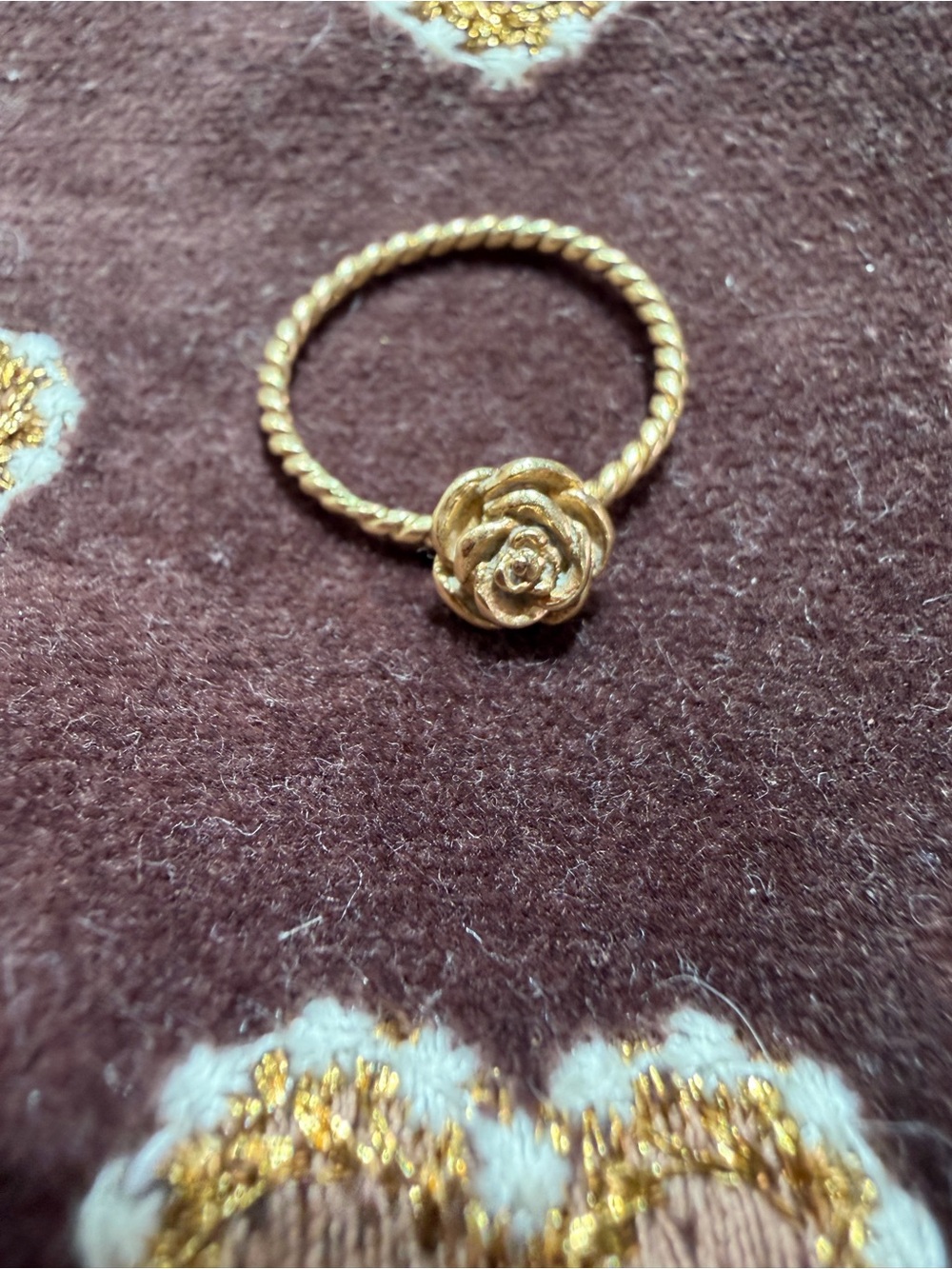 *VERY RARE* James Avery 14k gold Ring:  Floating Rose Charm on Twisted Band